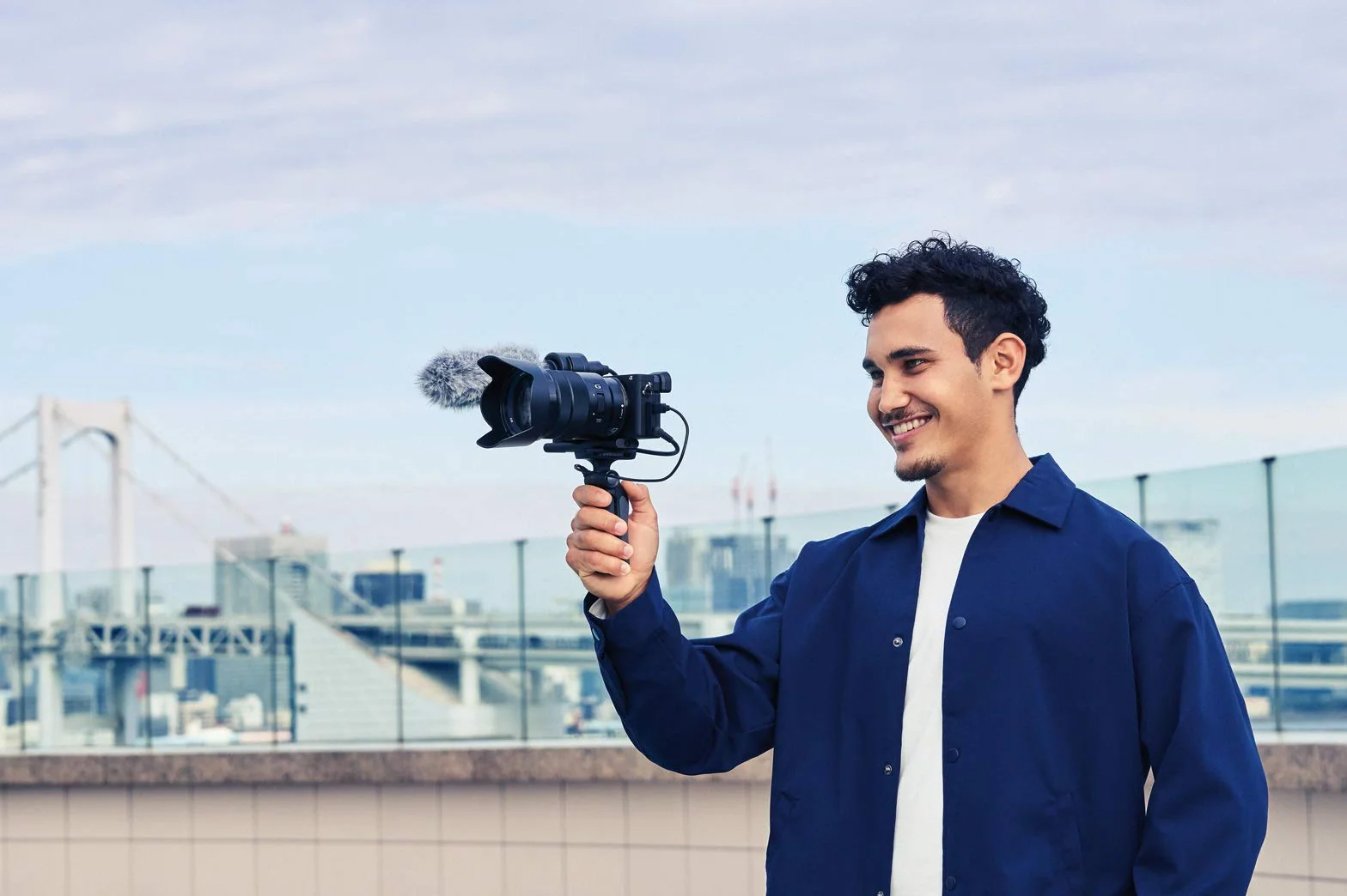 Sony a6400 body czarny (ILCE6400B), aparat systemowy z mocowaniem E, Matryca CMOS APSC 24 megapikseli, wideo 4K, ekran dotykowy 180°, autofokus z 425 punktami detekcji fazy, wizjer OLED.