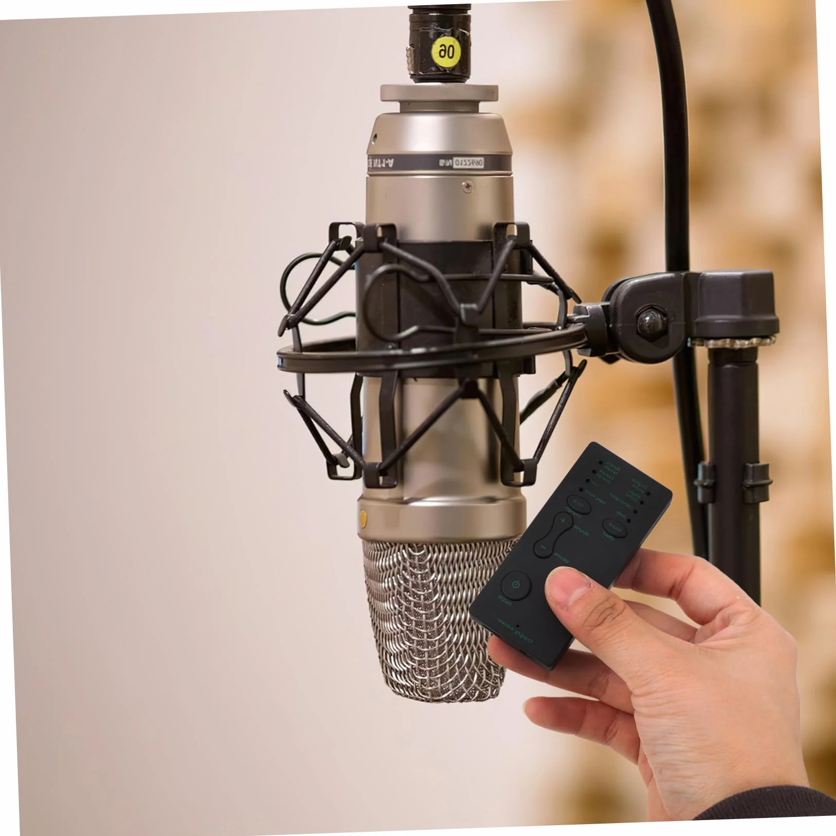 Uonlytech Przenośny Transformator Głosu z Efektami Dźwiękowymi Urządzenie Dźwiękowe Do Streamingu i Nagrywania Telefony Wyraźny Dźwięk i Łatwa Obsługa