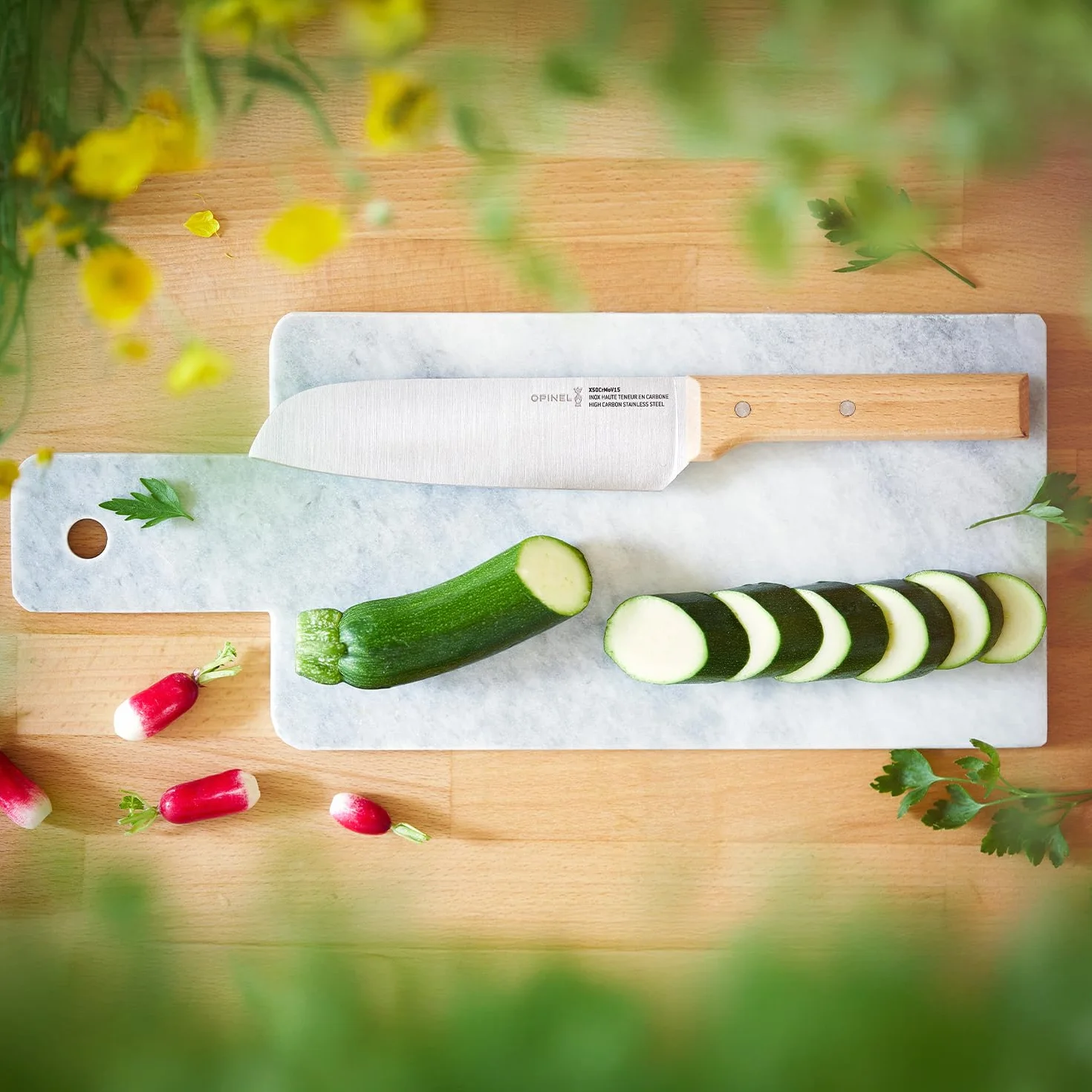 Opinel - N°119 Couteau Santoku Parallèle - Lame en Acier Inoxydable, Coupe et Taille - Manche en Bois de Hêtre - Excellente Prise en Main - Garantie à Vie