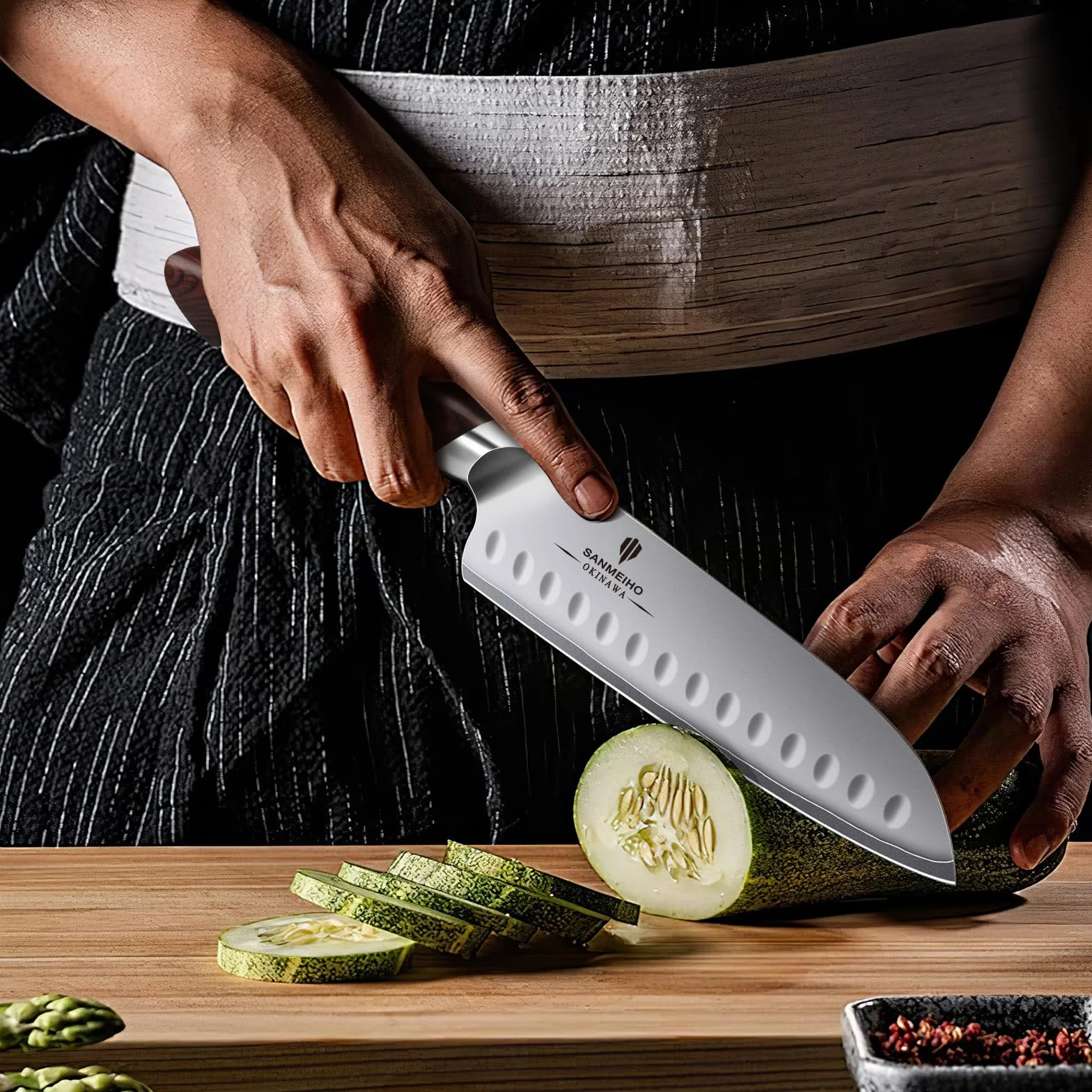SANMEIHO Couteau de Cuisine Santoku 18 cm, Lame 12°, Acier Japonais 10Cr15MoV (62HRC), Manche Bois de Pakka