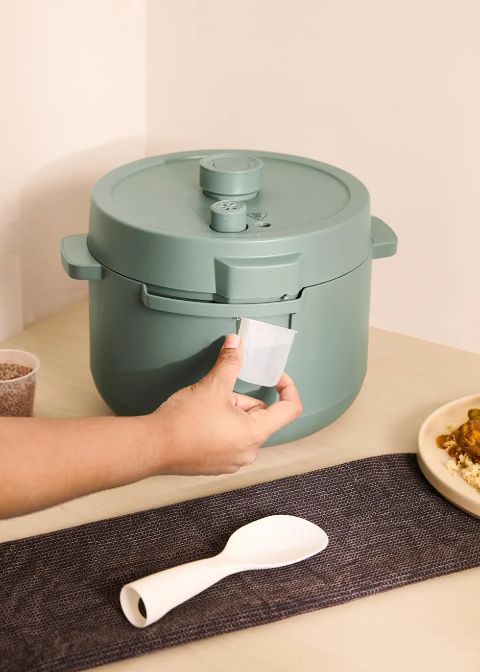 CREATE/PRESSURE COOKER STUDIO/Autocuiseur électrique multifonction programmable 4L vert sauge / 15 fonctions, minuterie 24h, revêtement céramique antiadhésif, valve de sécurité, 1200W