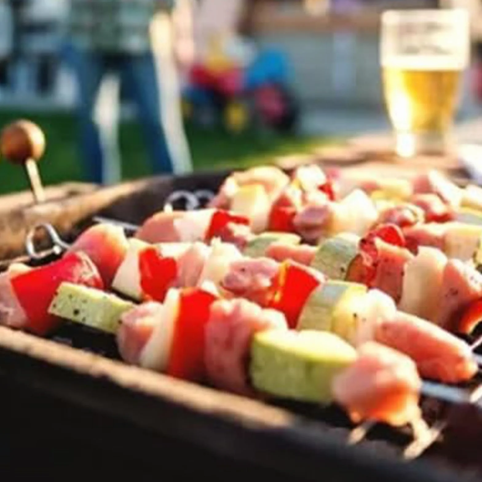 80 Pièces Pique a Brochette Inox 1,8 x 15 cm, Brochettes Barbecue Réutilisables avec Œillets