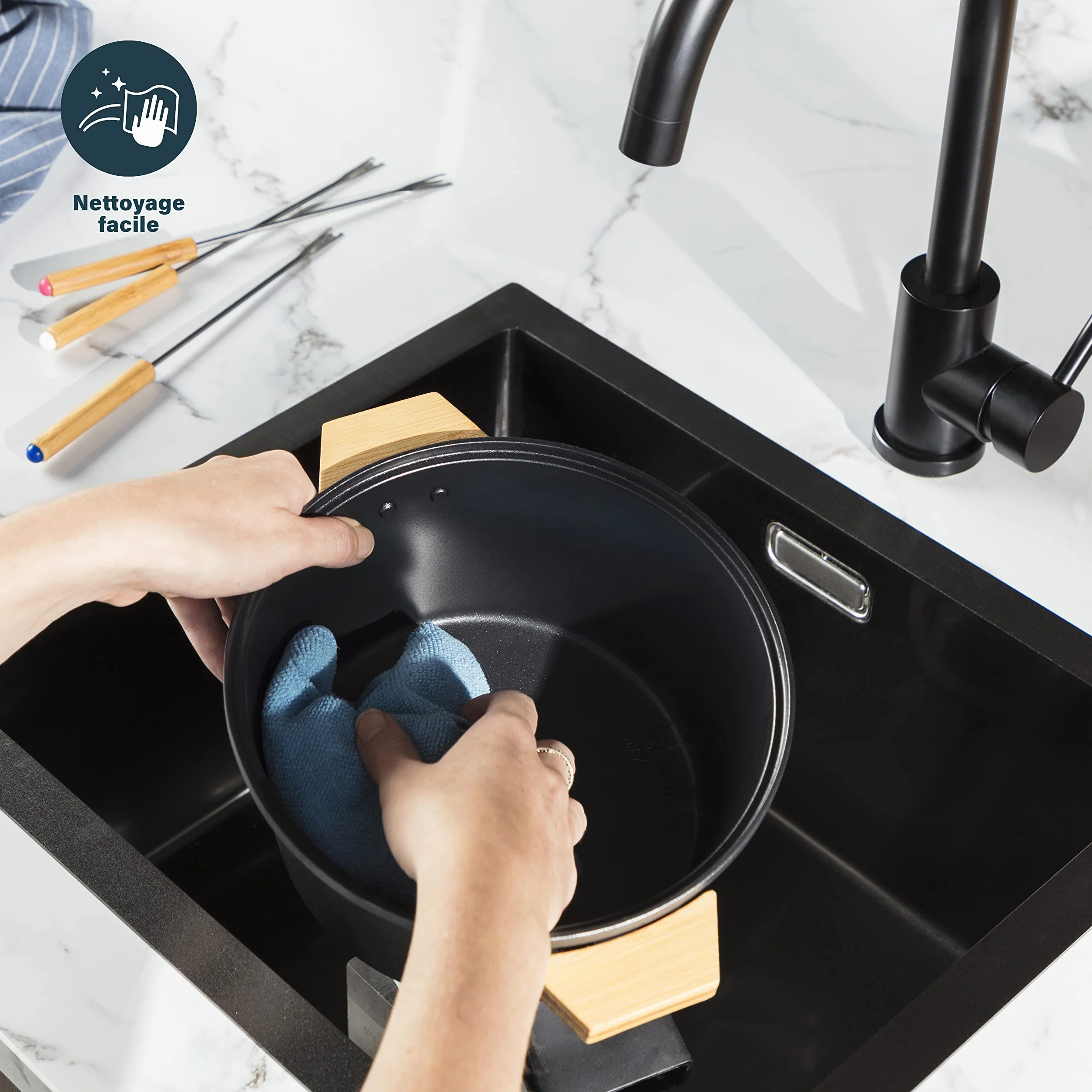 Princess Service à fondue 1,5 L pour 8 personnes – Design en bambou, caquelon antiadhésif, thermostat réglable, 8 fourchettes incluses, polyvalent, facile à nettoyer