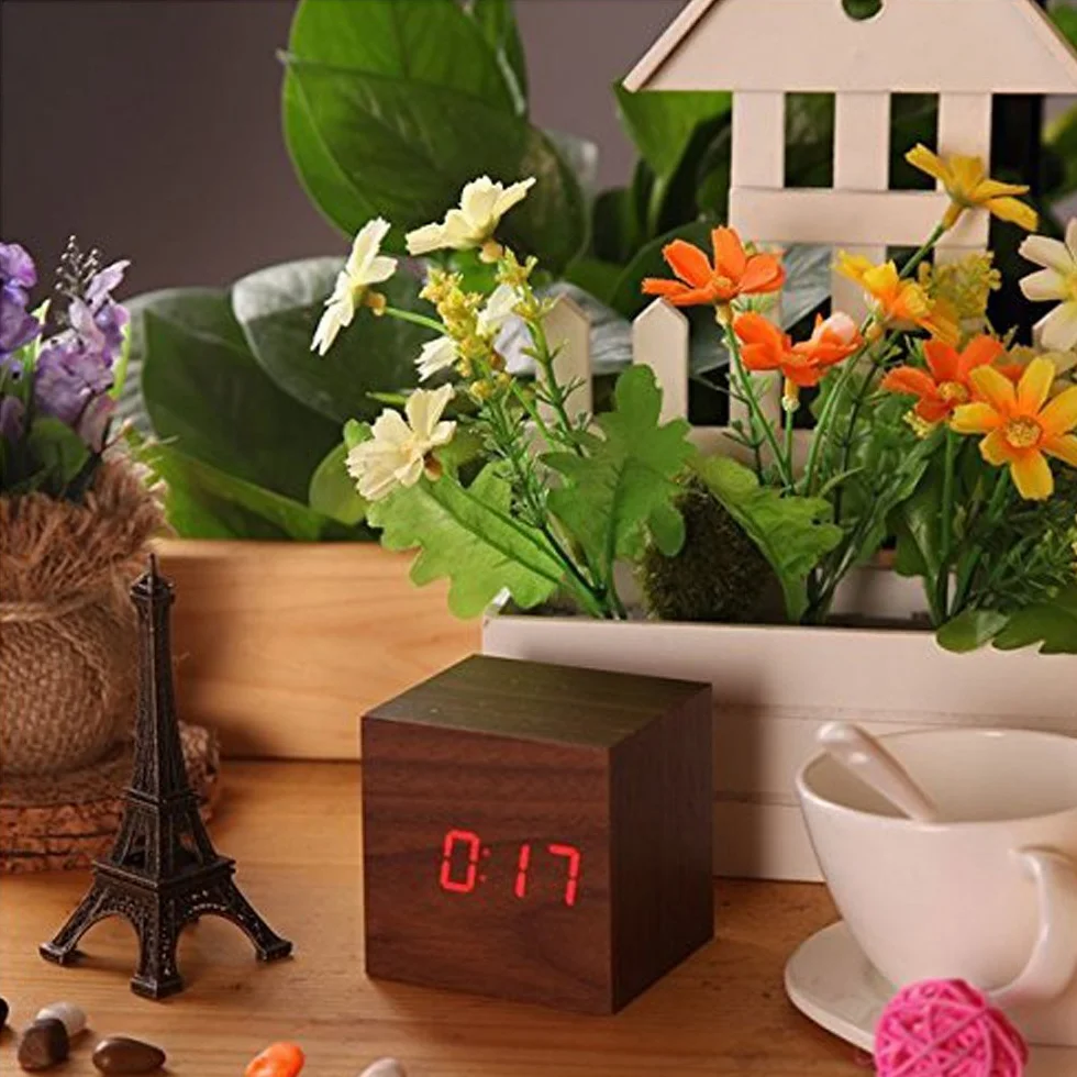 Onerbuy Horloge de voyage portable en bois avec écran LCD et alarme tactile (marron)