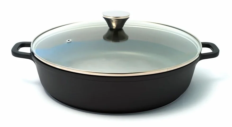Baumalu, Mijoteuse Basse 32 cm en Fonte d'Aluminium Noir, Intérieur Anti-Adhérent Whitford Xylan Plus, Couvercle en Verre avec Bouton Inox, Compatible Tous Feux y compris Induction