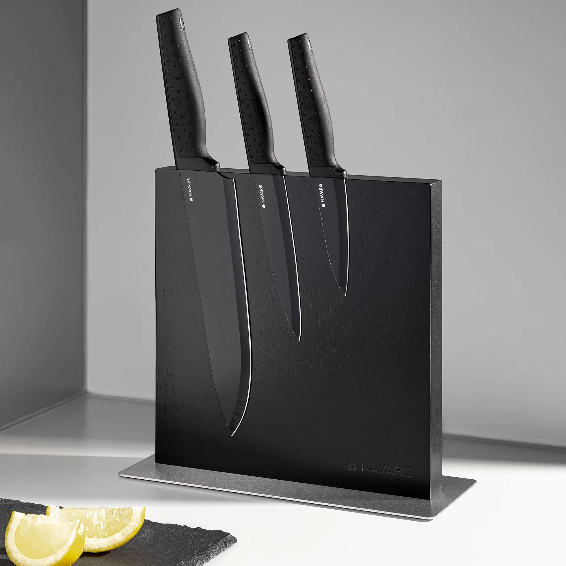 Navaris Bloc à couteaux magnétique - Bloc aimanté double face en bois d'hévéa - Range couteau de cuisine vide - Support vertical avec aimant