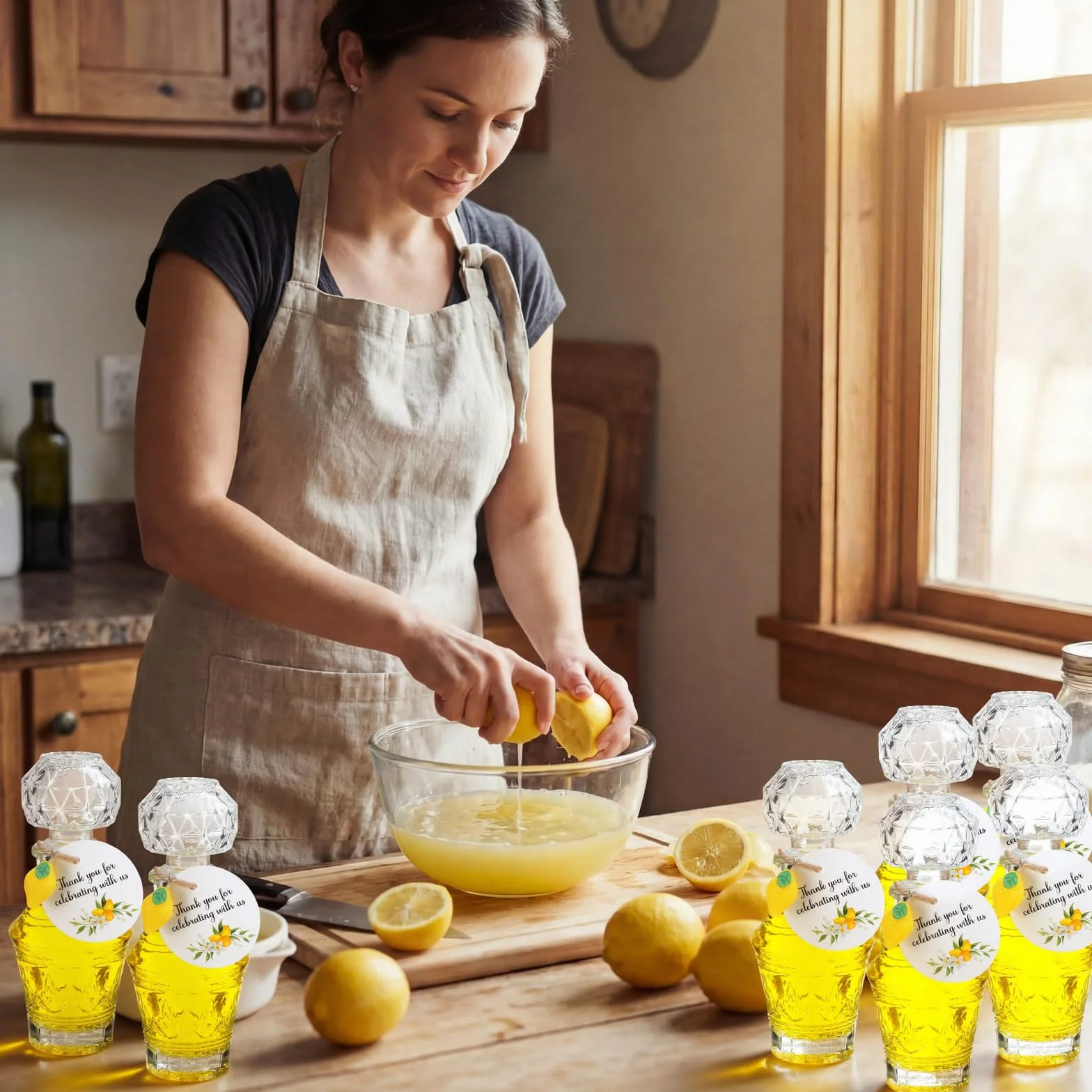 Chuangdi Lot de 16 mini bouteilles en verre Limoncello avec étiquettes - 50 ml - Pendentifs en forme de citron - Cadeaux de fête au citron pour brassage maison, mariage, baby shower, cadeaux (Rétro)