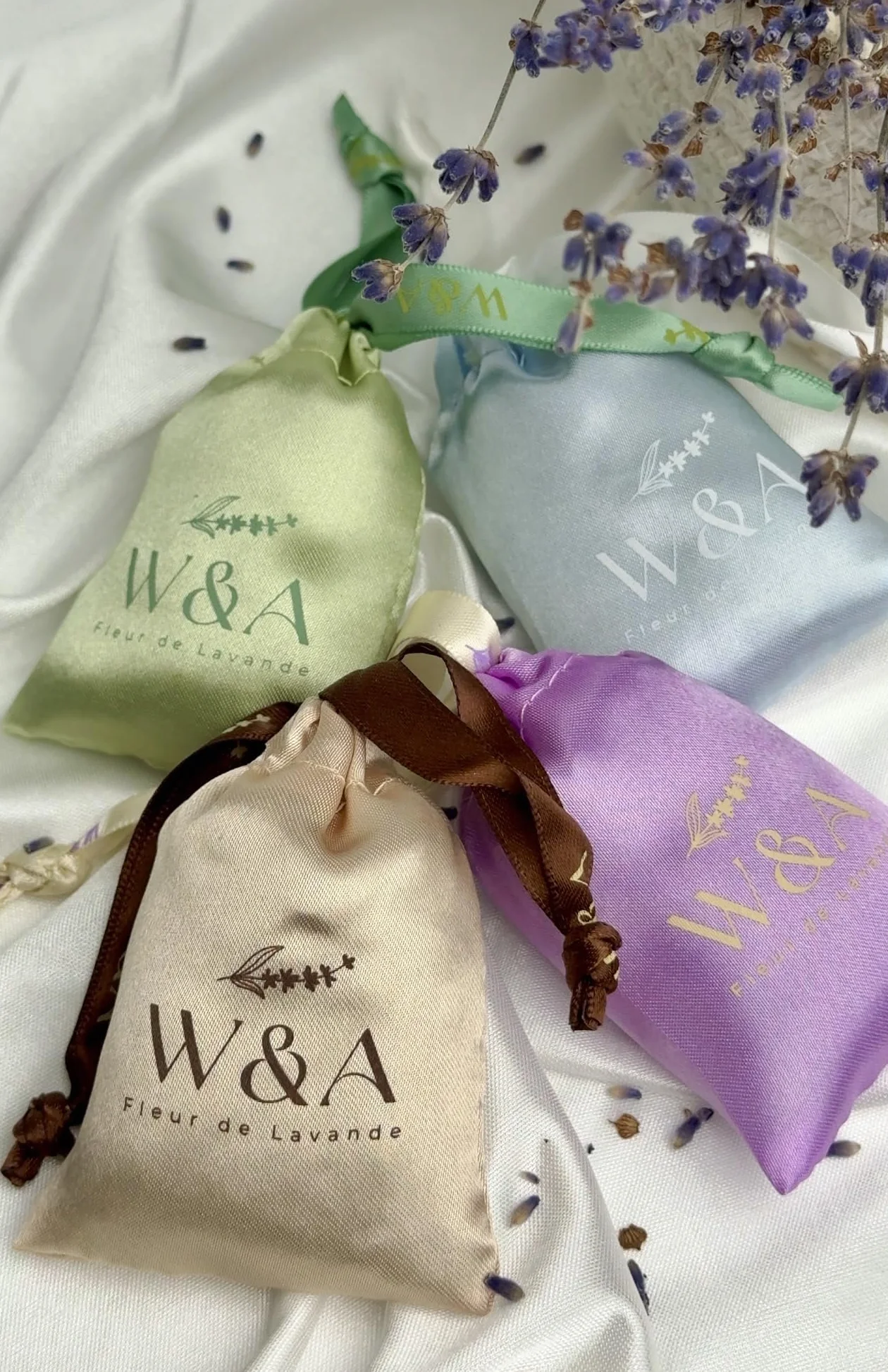 Sachets de Lavande en Satin Lavande Française de Provence Anti-Mites Naturel Coffret Cadeau 16 Sachets