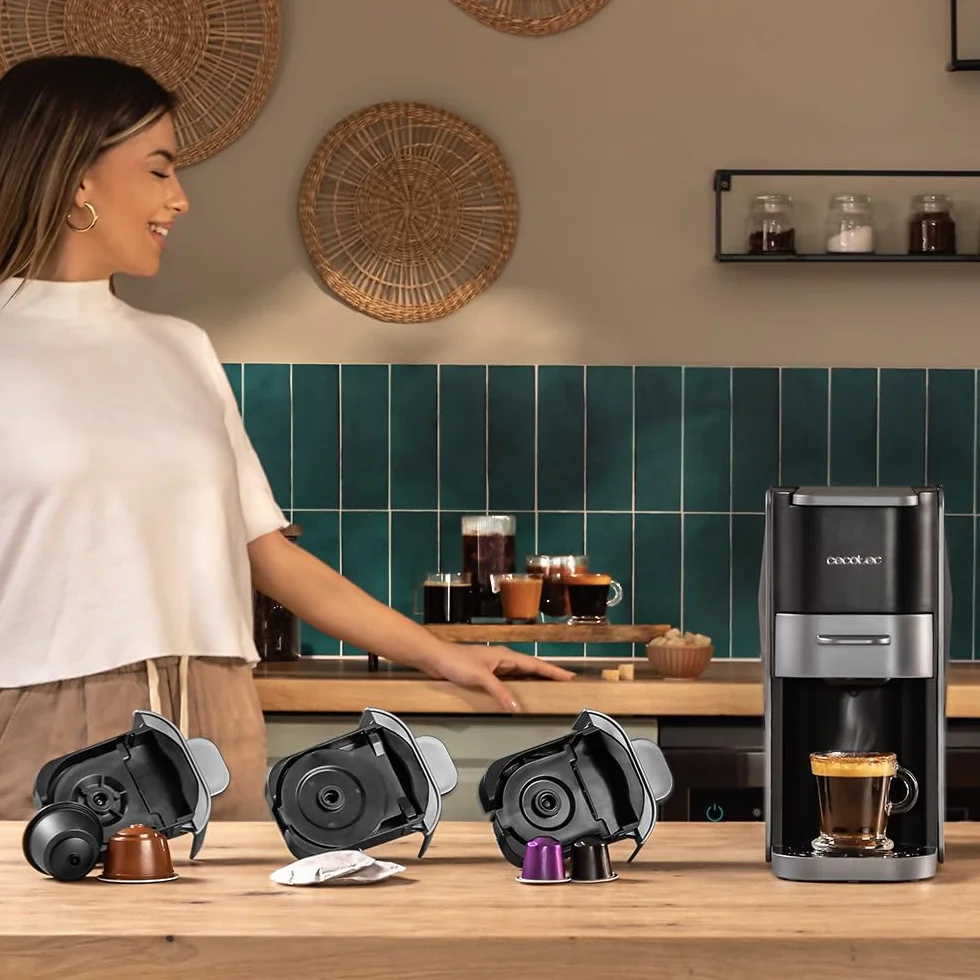 Cecotec Machine à Café Capsules Compacte FreeStyle Compact Dark Roast. 4 en 1, 1350 W, 20 Bars, Compatible avec Café Moulu, Dolce Gusto, Nespresso, ESE pod et Senseo, Réservoir 700 ml