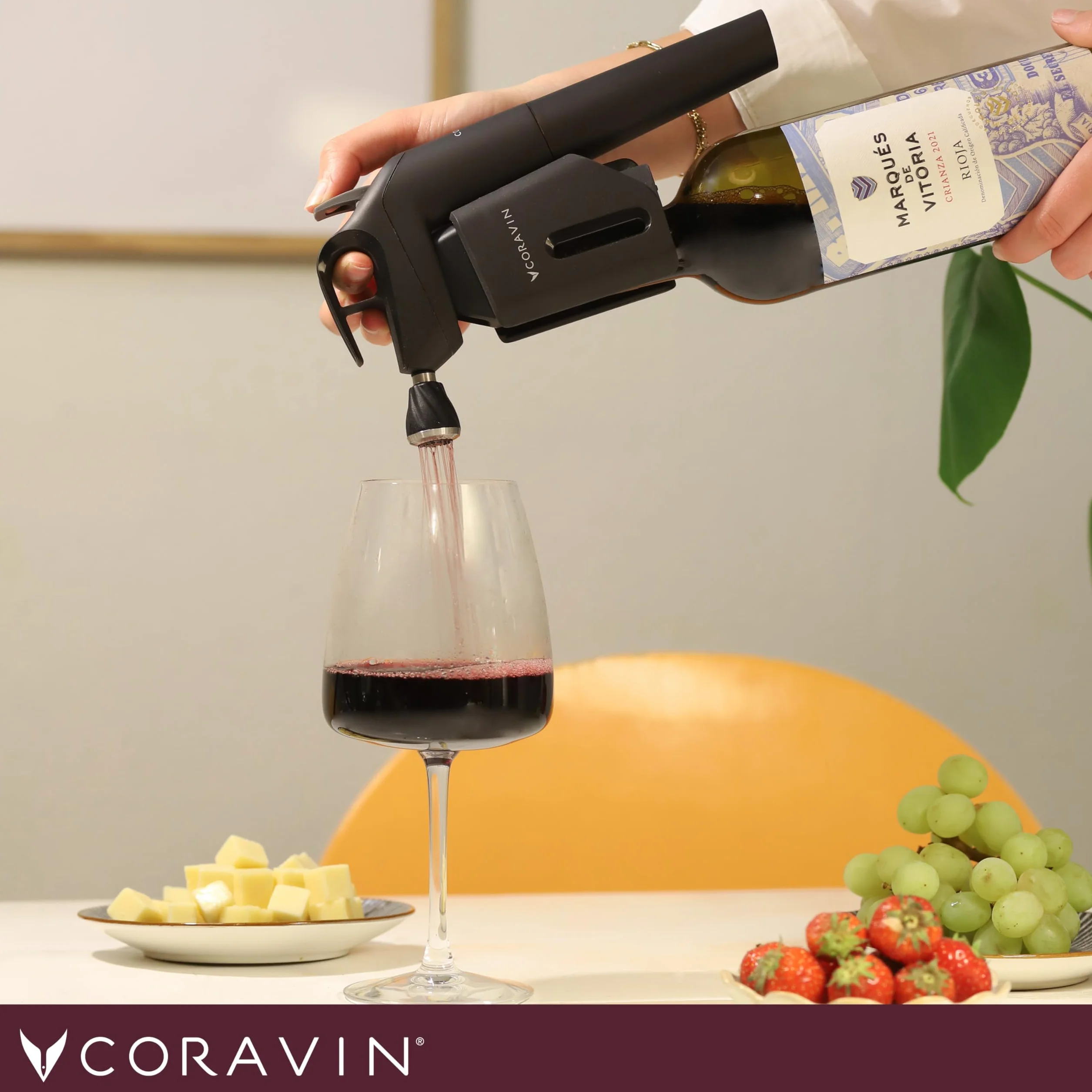 Coravin - Timeless Three+ Système de Préservation du Vin | Facile à Utiliser, Protège Le Vin de l’Oxydation Pendant Plus de 2 Ans | 2 Bouchons à Vis & Bouchon Aérateur Inclus, Noir