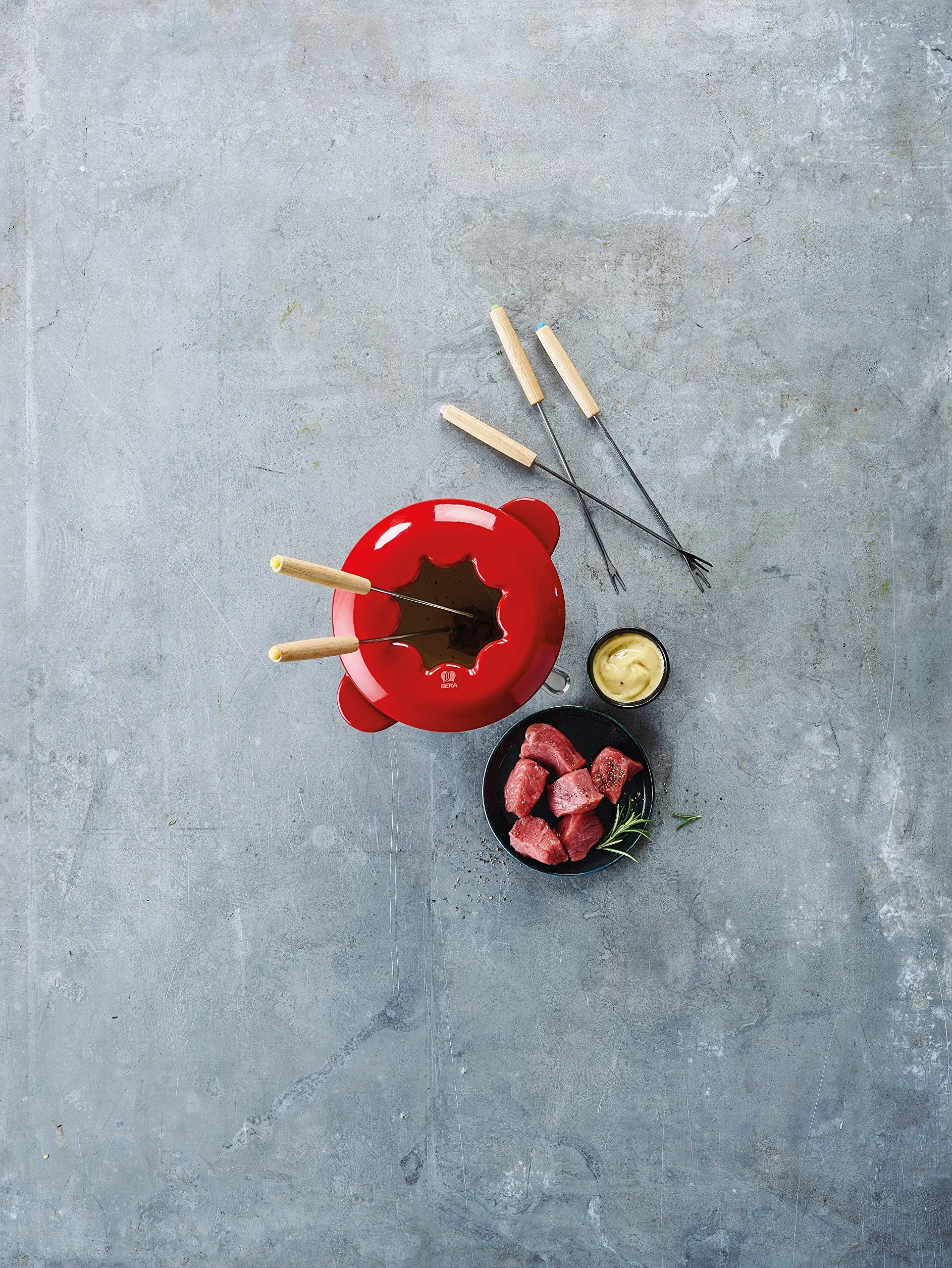 Beka Arôme - Set à Fondue Bourguignonne en Fonte Émaillée - Rouge - 6 Fourchettes - Couvercle Anti-Éclaboussures