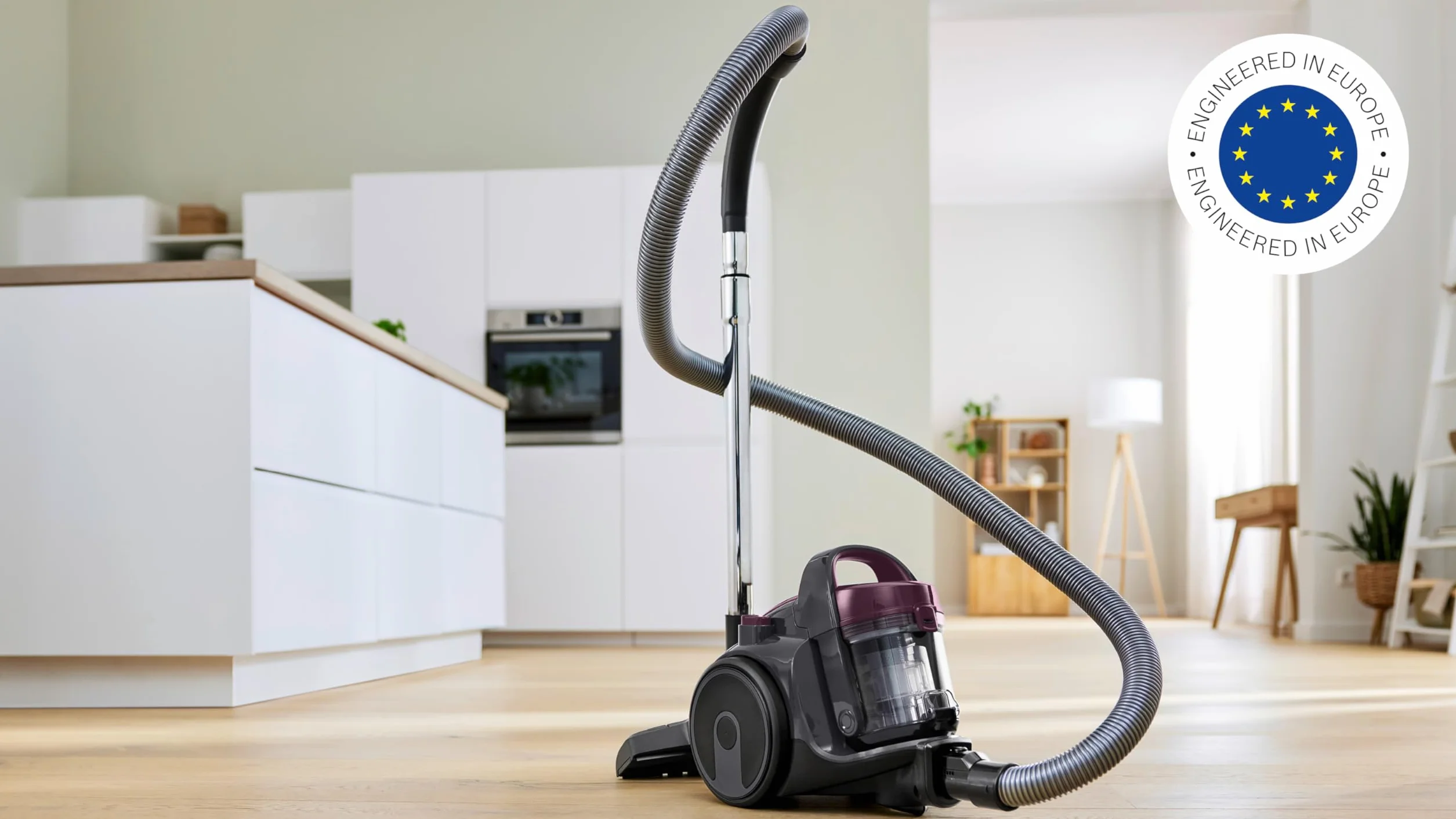 Bosch Série 2 Aspirateur Traîneau Sans Sac 1.5L Filtre Hygiénique Lavable Haute Performance Rayon 9m Compact Violet