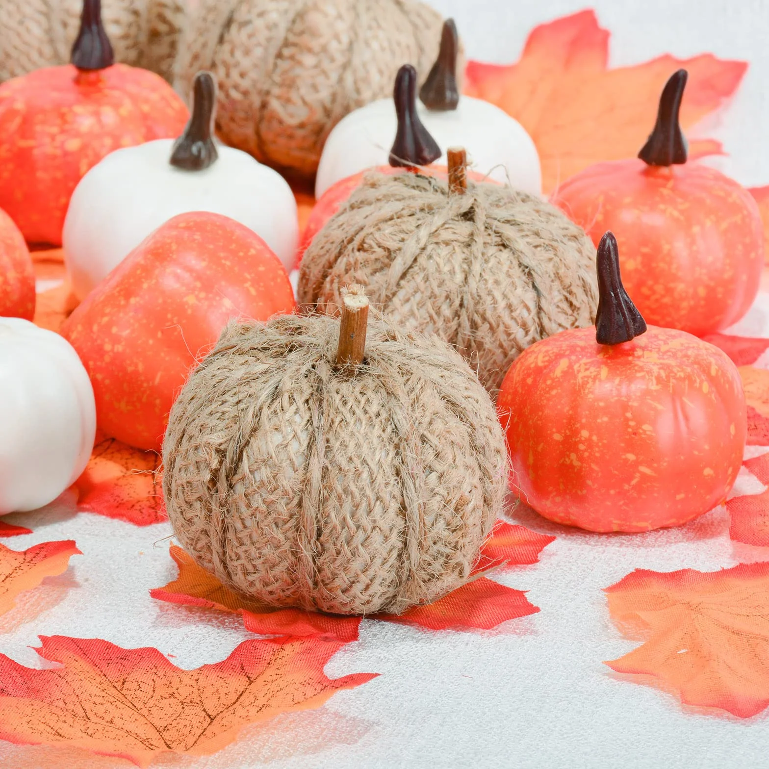 Cymax 22pcs Fausse Citrouille Décoratives avec 30 Feuilles d'érable Artificiel Décoration Automne