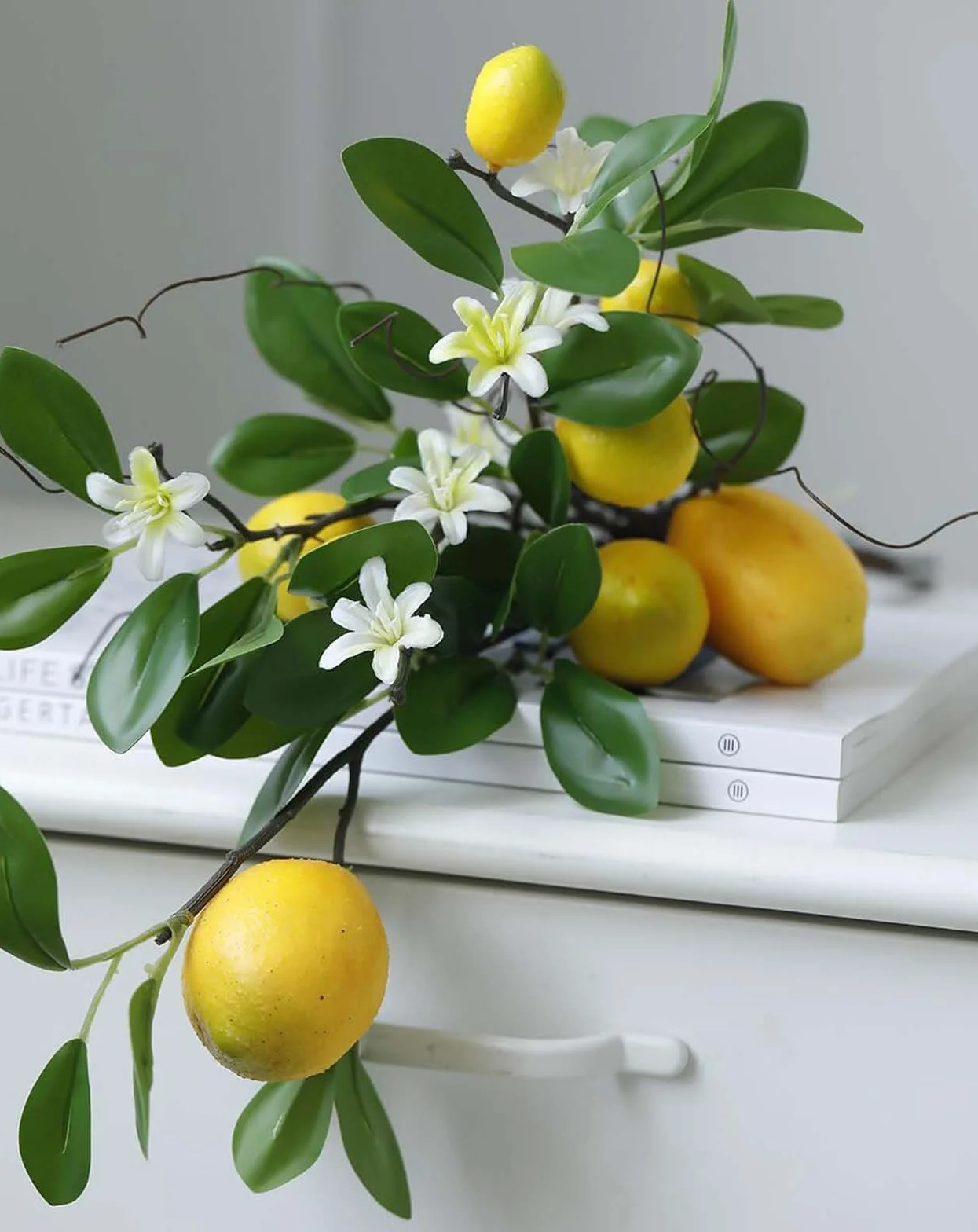 Laelfe Branches de Citrons Artificielles, Bouquet de 16 Têtes de Citrons Jaunes Faux, 48cm
