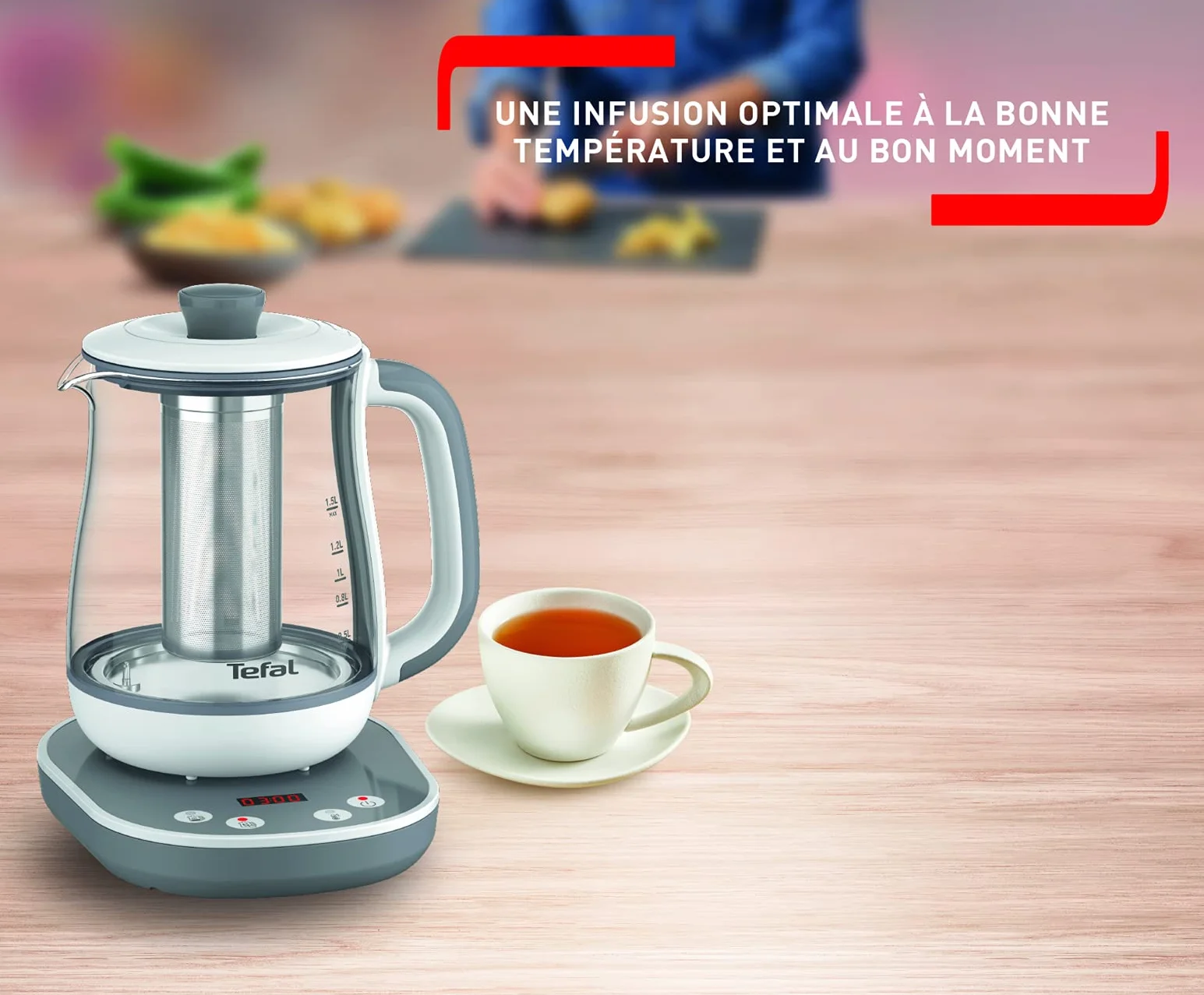 Tefal BJ551B10 Tastea machine à thé, 8 réglages de température, Capacité de 1,5 L, Panier à thé amovible en acier inoxydable, Maintien au chaud, Corps en verre résistant, Gris/Blanc