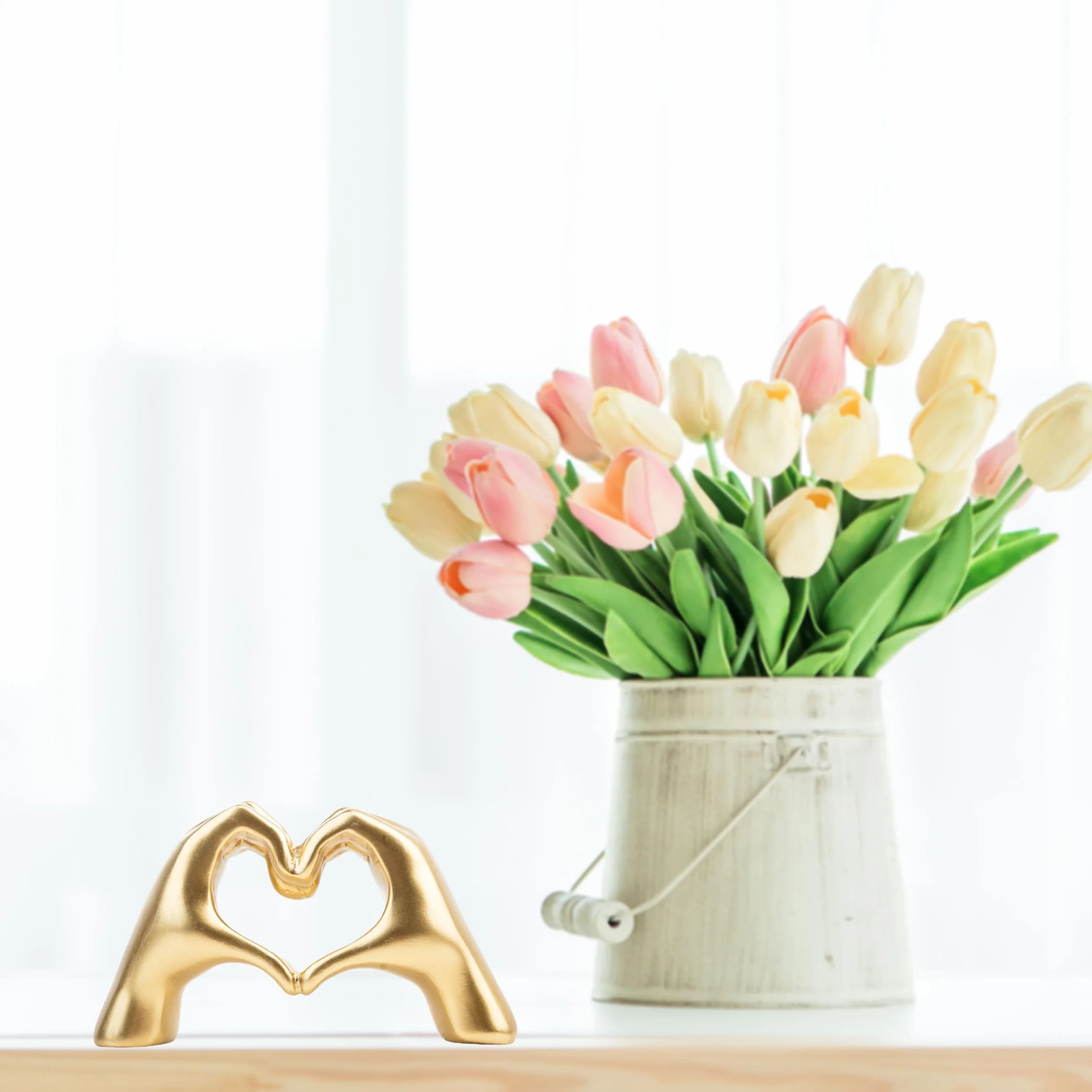 Petite sculpture mains en forme de cœur décoration maison moderne statue doigts amour cadeau mariage