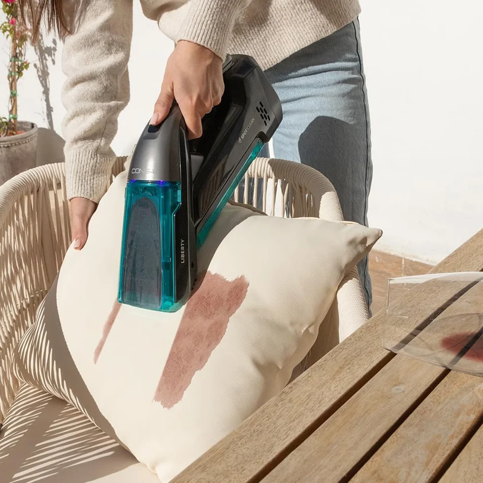 Cecotec Aspirateur de Tapisseries à Main Conga Hand Carpet&Spot Clean 1500, 50 W, Pulvérisation d'Eau, Réservoir d'Eau Propre, Réservoir d'Eau Sale, Brosse à Poils, Autonomie 20 Minutes, Portable